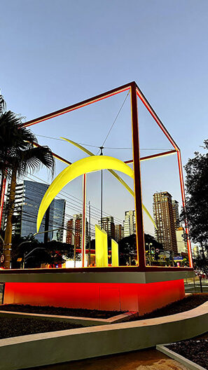 Monumental sculpture | Mobile